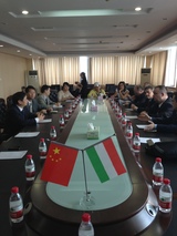 黑维兹市市长在桂林签署了结为友好城市的协议