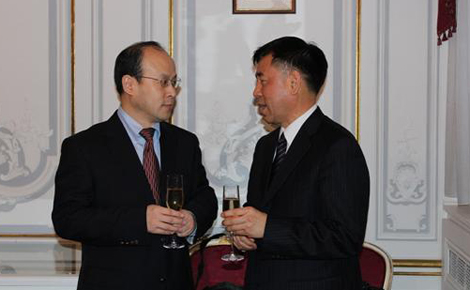 中国公安部出入境管理局局长郑百岗访问匈牙利